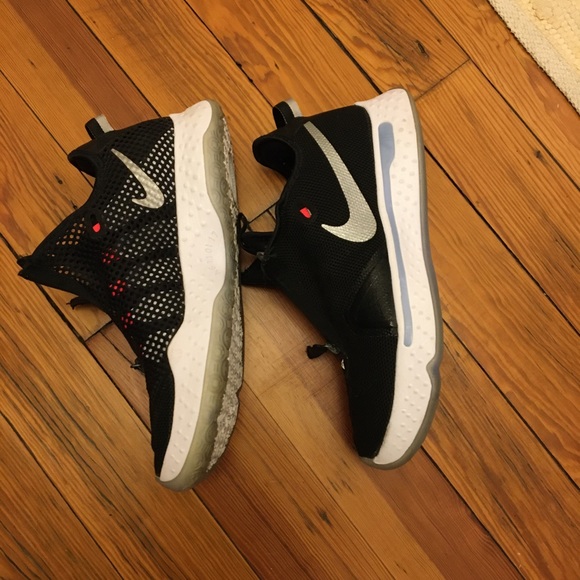 Nike sneakers - Picture 2 of 4